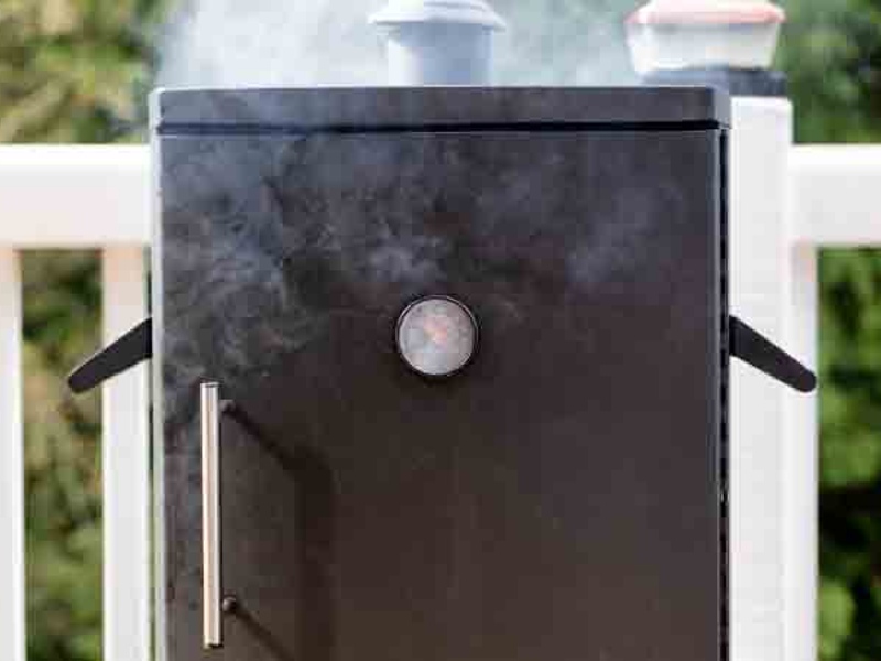 The best electric smoker steaming