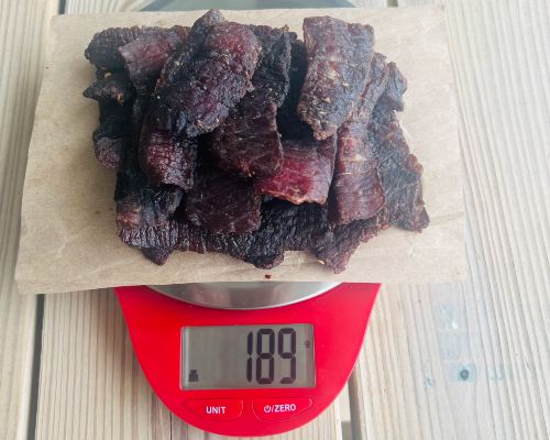 Weighing meat after dehydration